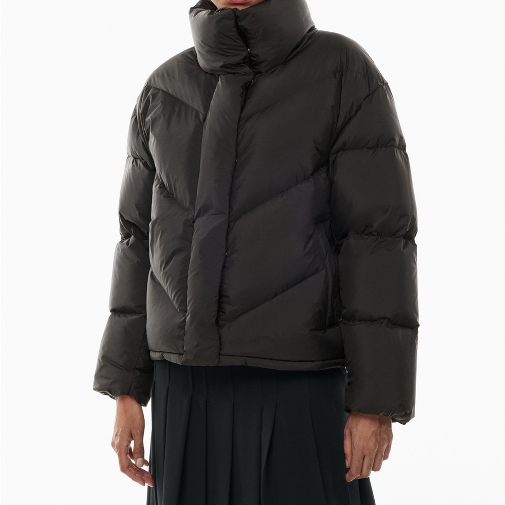Aritzia Wilfred Black Velvet Cloud Puff